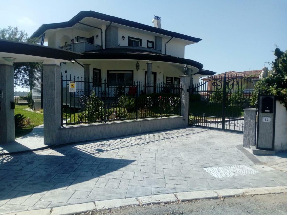 Appartamento In Seminterrato Zannone 萨包迪亚 外观 照片