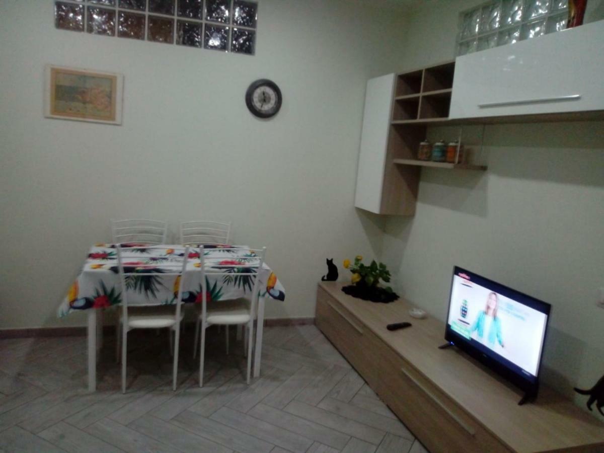 Appartamento In Seminterrato Zannone 萨包迪亚 外观 照片